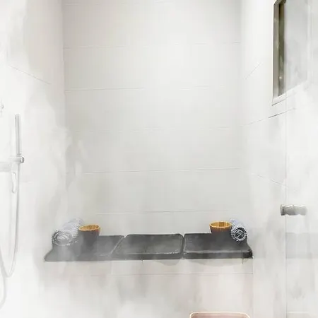 Loft House, Pool & Garden Villa Montreuil (Seine-Saint-Denis)